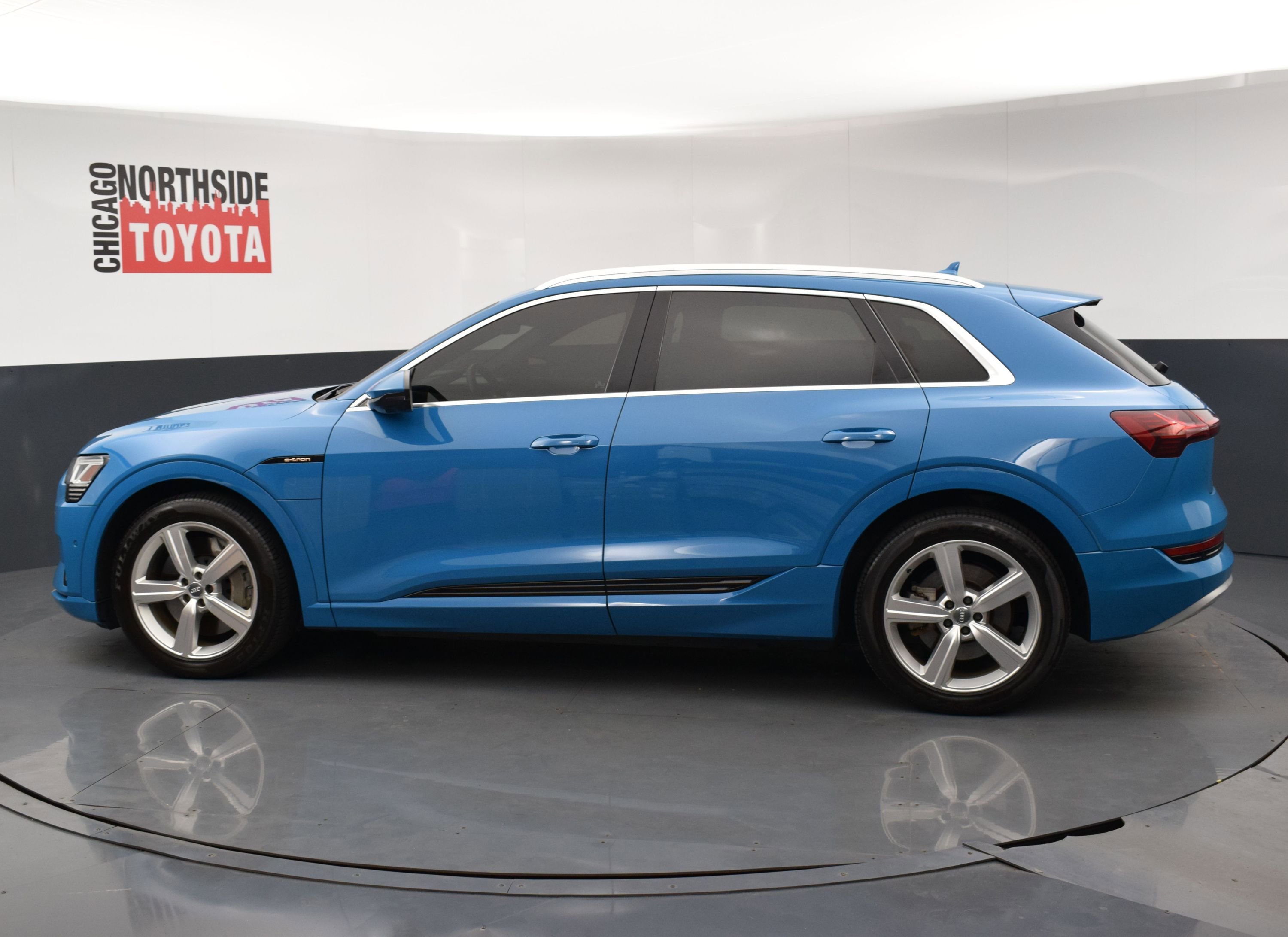 Used 2019 Audi e-tron Premium Plus AWD/4WD image 2