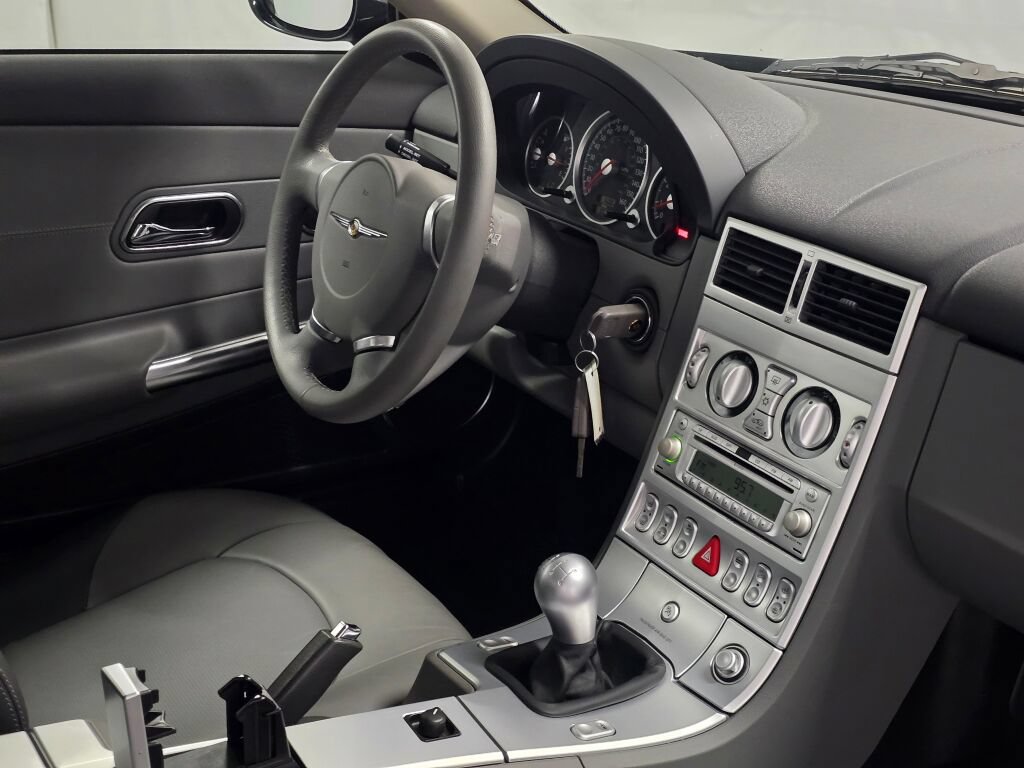 Used 2006 Chrysler Crossfire Limited RWD image 99