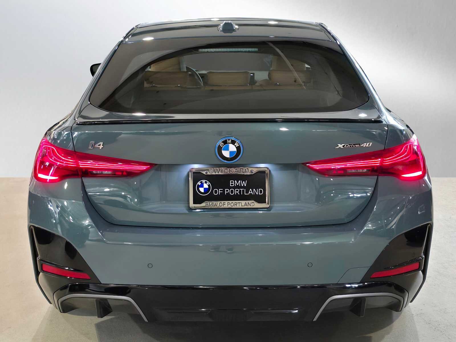 Used 2025 BMW i4 xDrive40i w/ M Sport Package AWD/4WD image 4