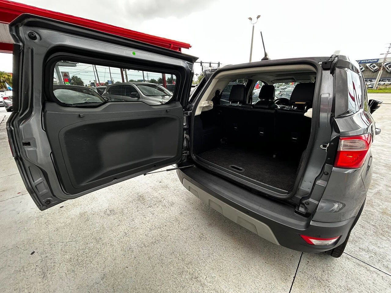 Used 2020 Ford EcoSport Titanium image 3