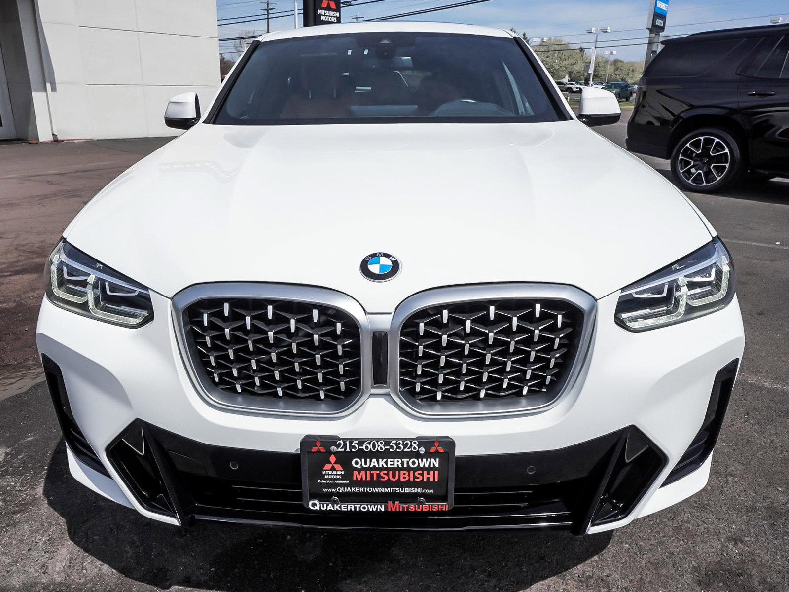 Used 2024 BMW X4 xDrive30i w/ Premium Package image 2