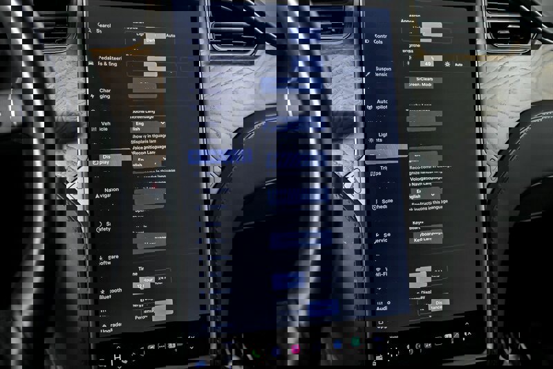 Used 2020 Tesla Model X image 39