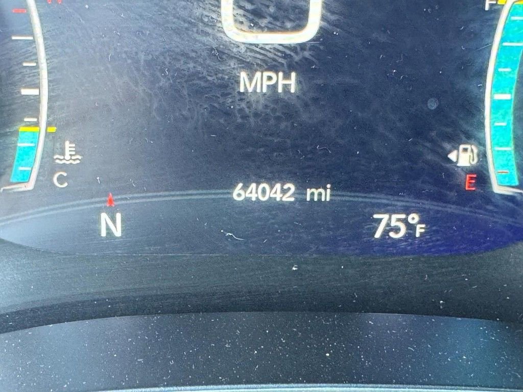 Used 2024 Chrysler Pacifica Touring-L image 23