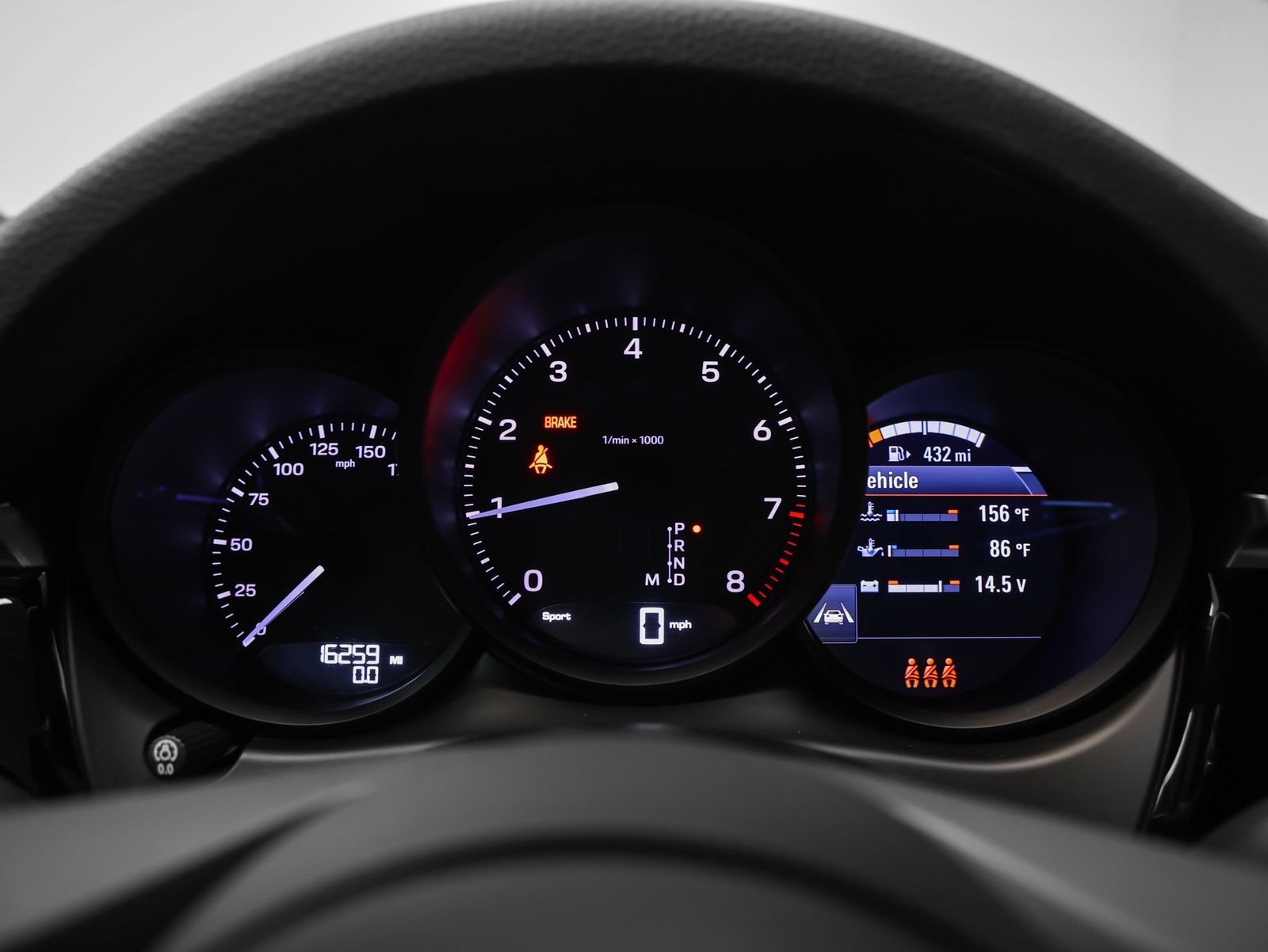 Certified 2024 Porsche Macan AWD/4WD image 31
