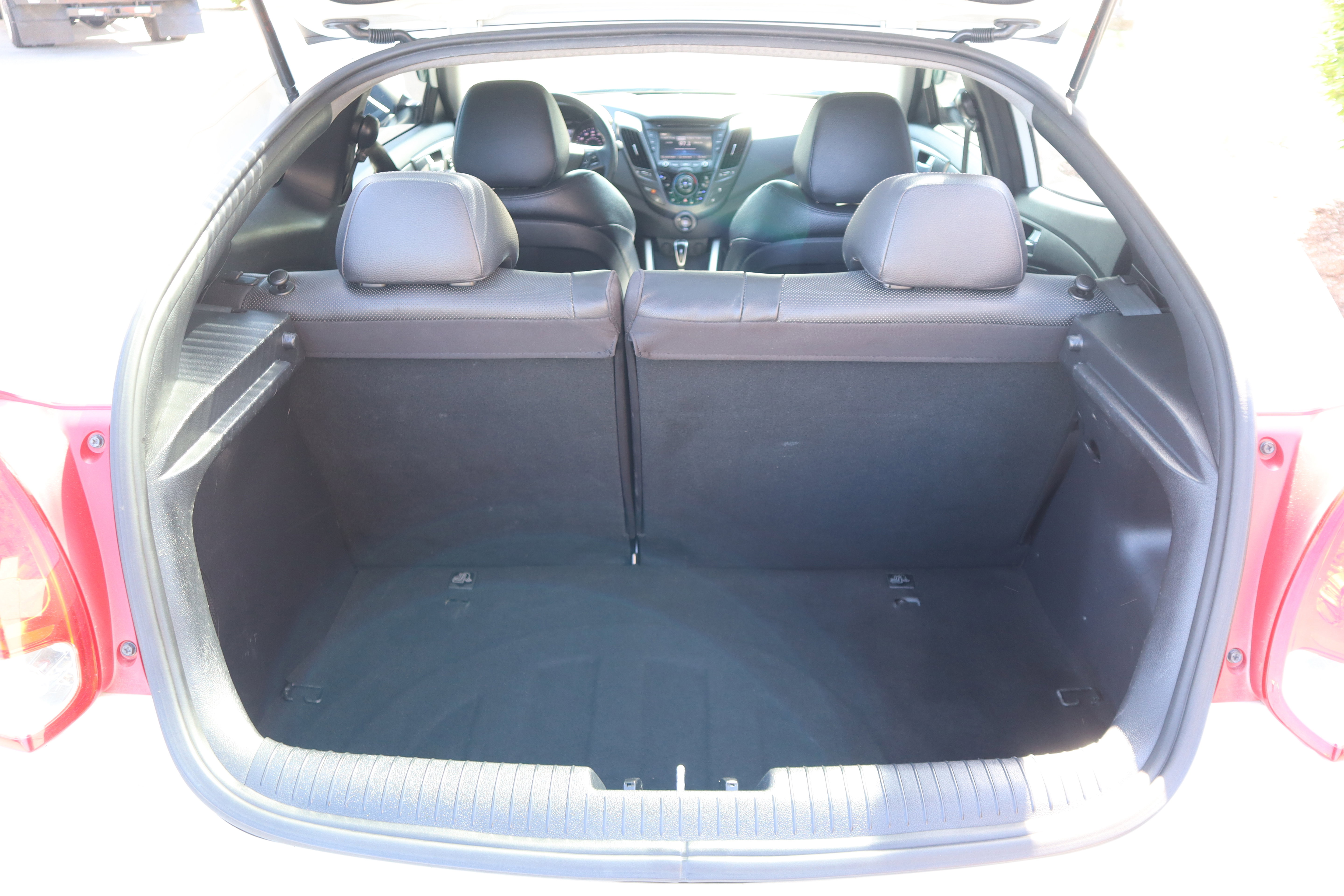 Used 2013 Hyundai Veloster Turbo FWD image 30