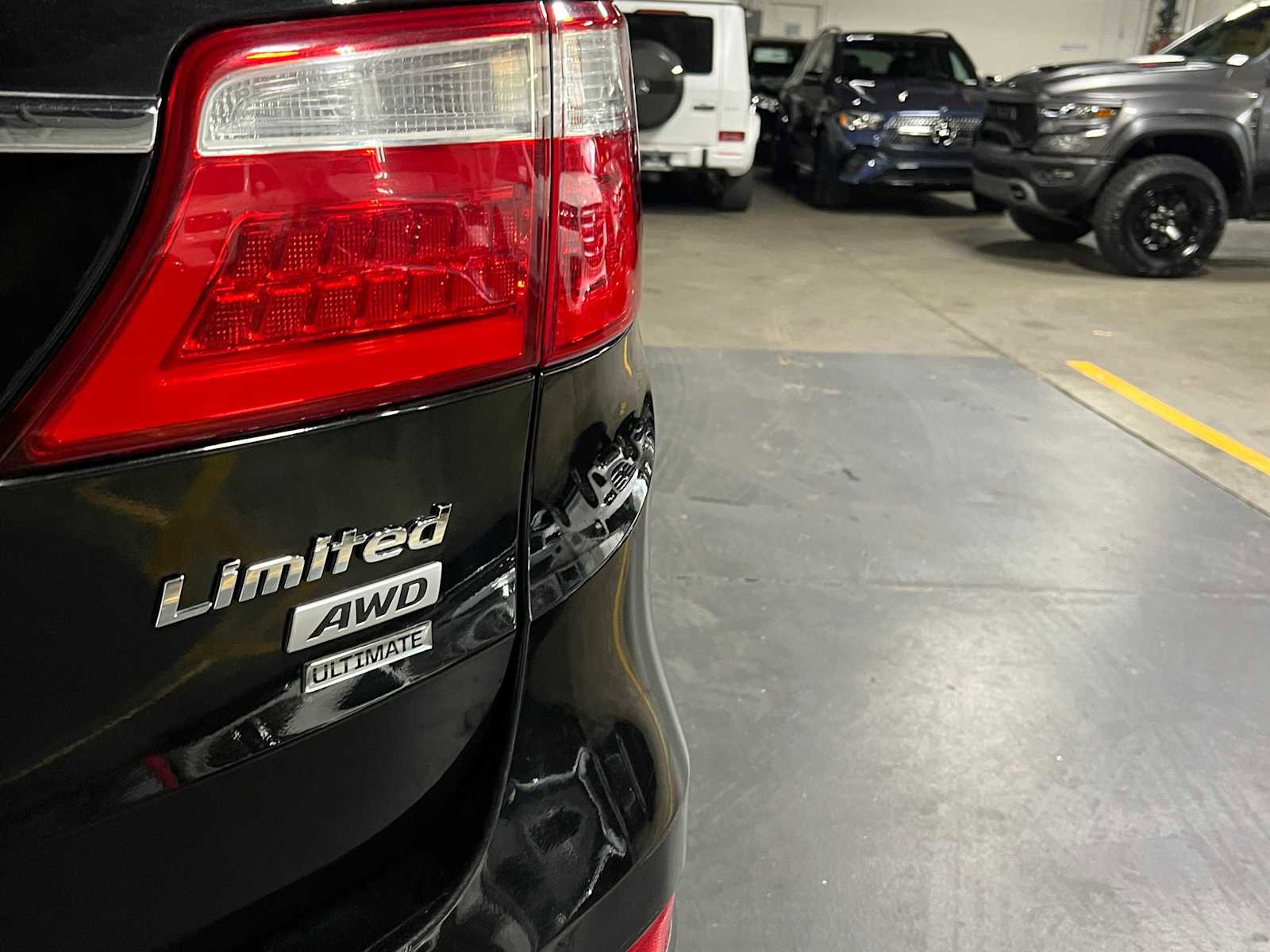 Used 2014 Hyundai Santa Fe Limited w/ Ultimate Package 07 image 16