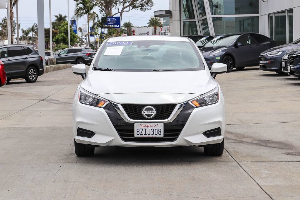 Used 2022 Nissan Versa SV FWD image 2