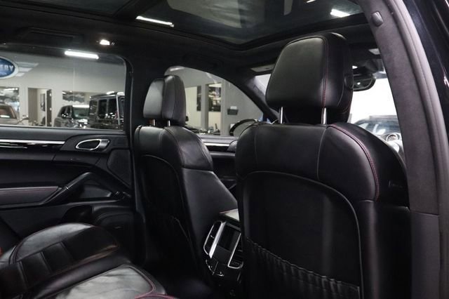 Used 2017 Porsche Cayenne Turbo AWD/4WD image 22