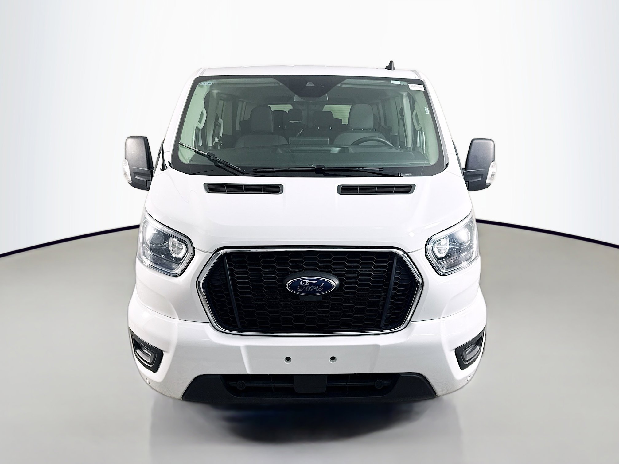 Used 2023 Ford Transit 350 XLT image 2