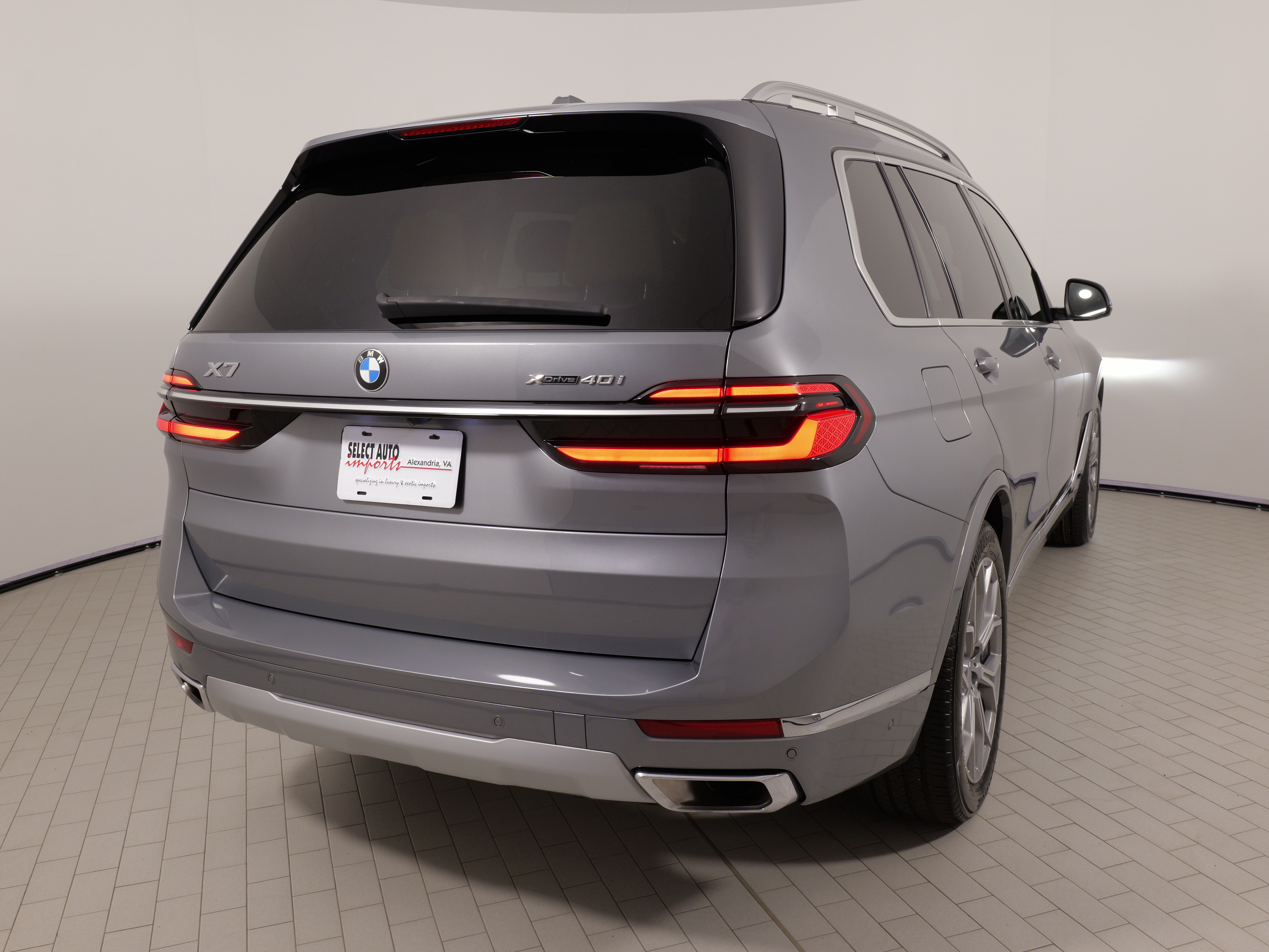 Used 2025 BMW X7 xDrive40i w/ Premium Package AWD/4WD image 12