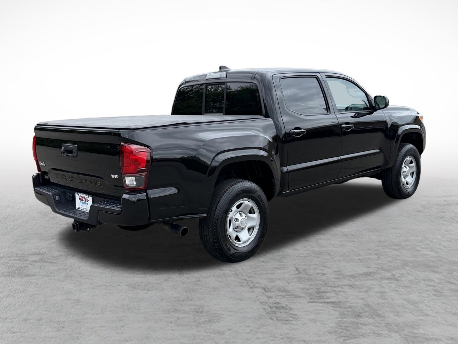 Used 2023 Toyota Tacoma SR AWD/4WD image 7