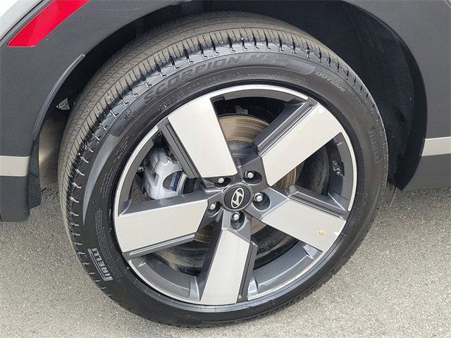 Used 2025 Hyundai Santa Fe Limited image 25