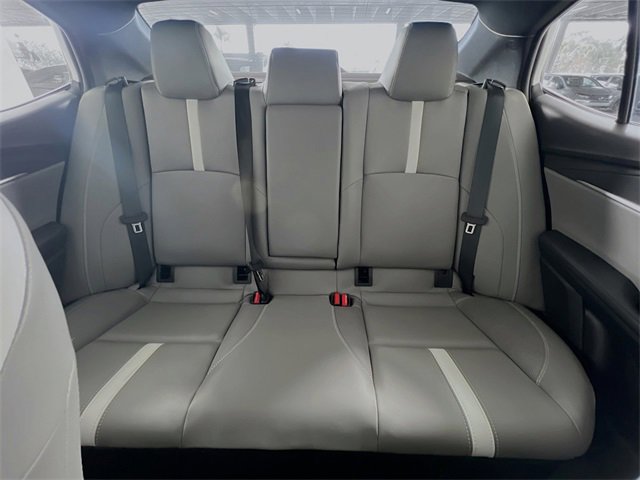 Used 2025 Toyota Camry SE image 25