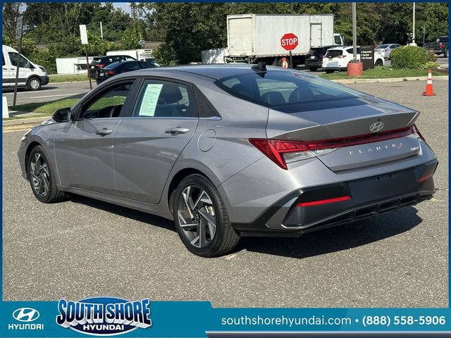 Certified 2025 Hyundai Elantra Limited w/ Cargo Package FWD image 8
