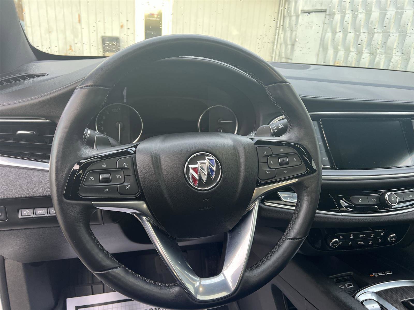 Used 2024 Buick Enclave Avenir image 13
