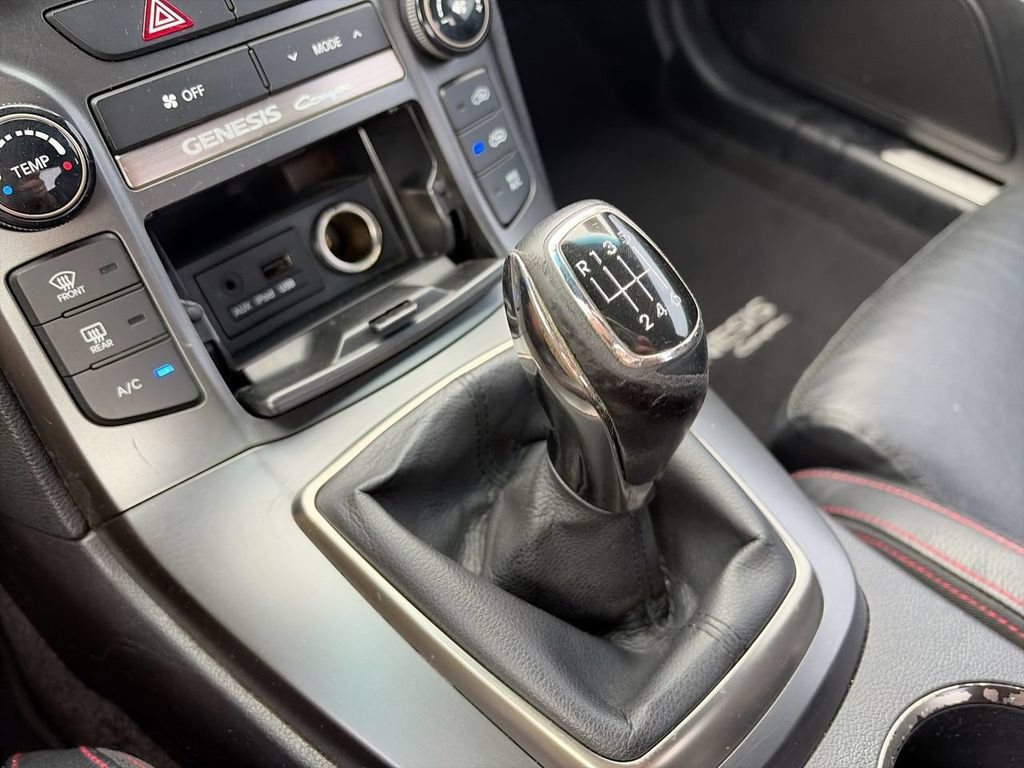 Used 2014 Hyundai Genesis 2.0T RWD image 19