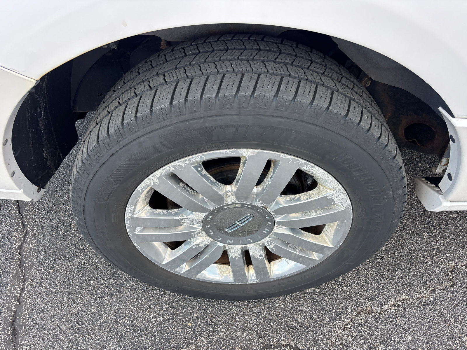 Used 2014 Lincoln Navigator L 4WD image 10