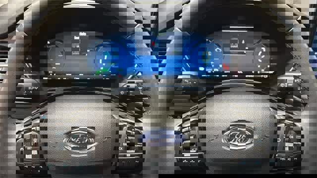 Used 2024 Ford Escape Platinum image 17