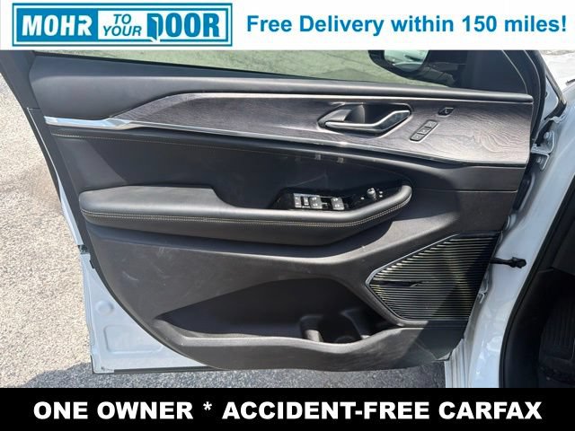 Used 2023 Jeep Grand Cherokee Overland w/ Advanced Protech Group III AWD/4WD image 12