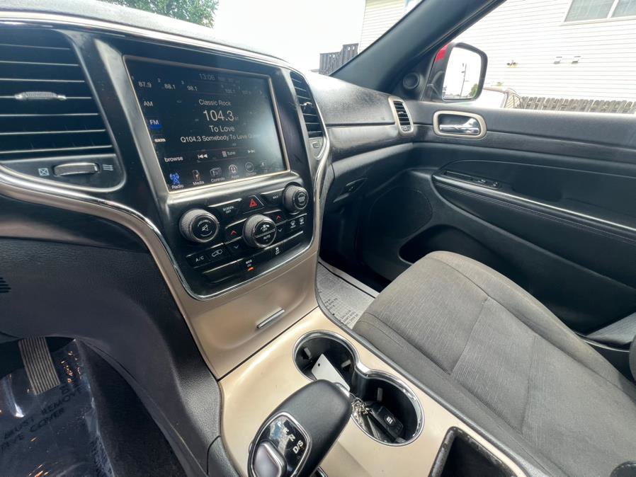 Used 2014 Jeep Grand Cherokee Laredo w/ 18" Wheel & 8.4" Radio Group AWD/4WD image 10