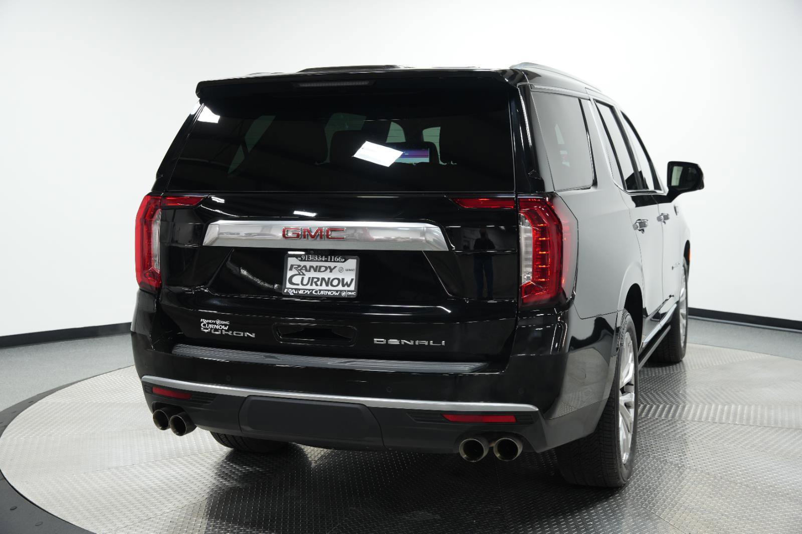 Used 2024 GMC Yukon Denali w/ Advanced Technology Package image 10