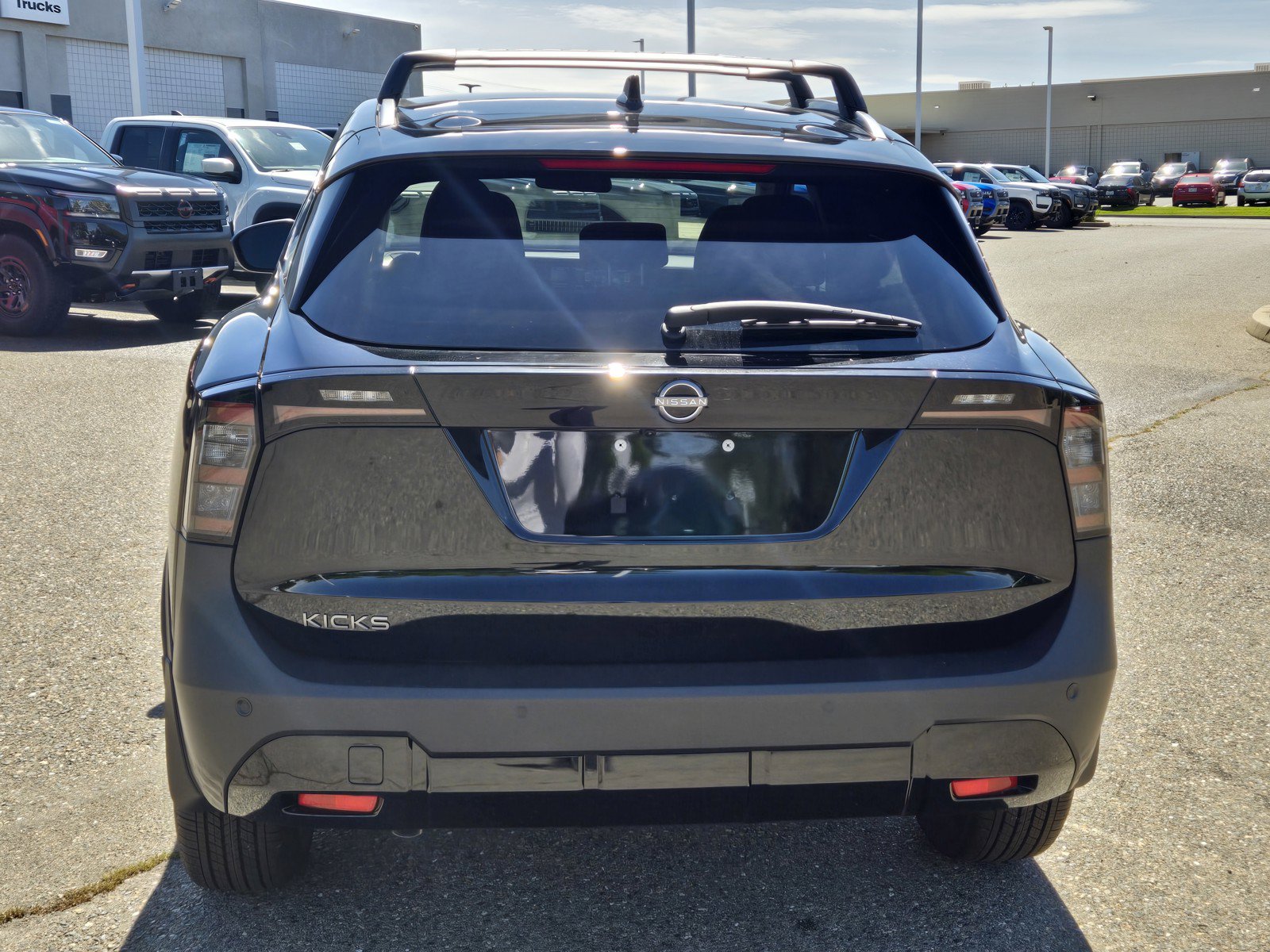 New 2026 Nissan Kicks SV w/ Cold Weather Package FWD image 5