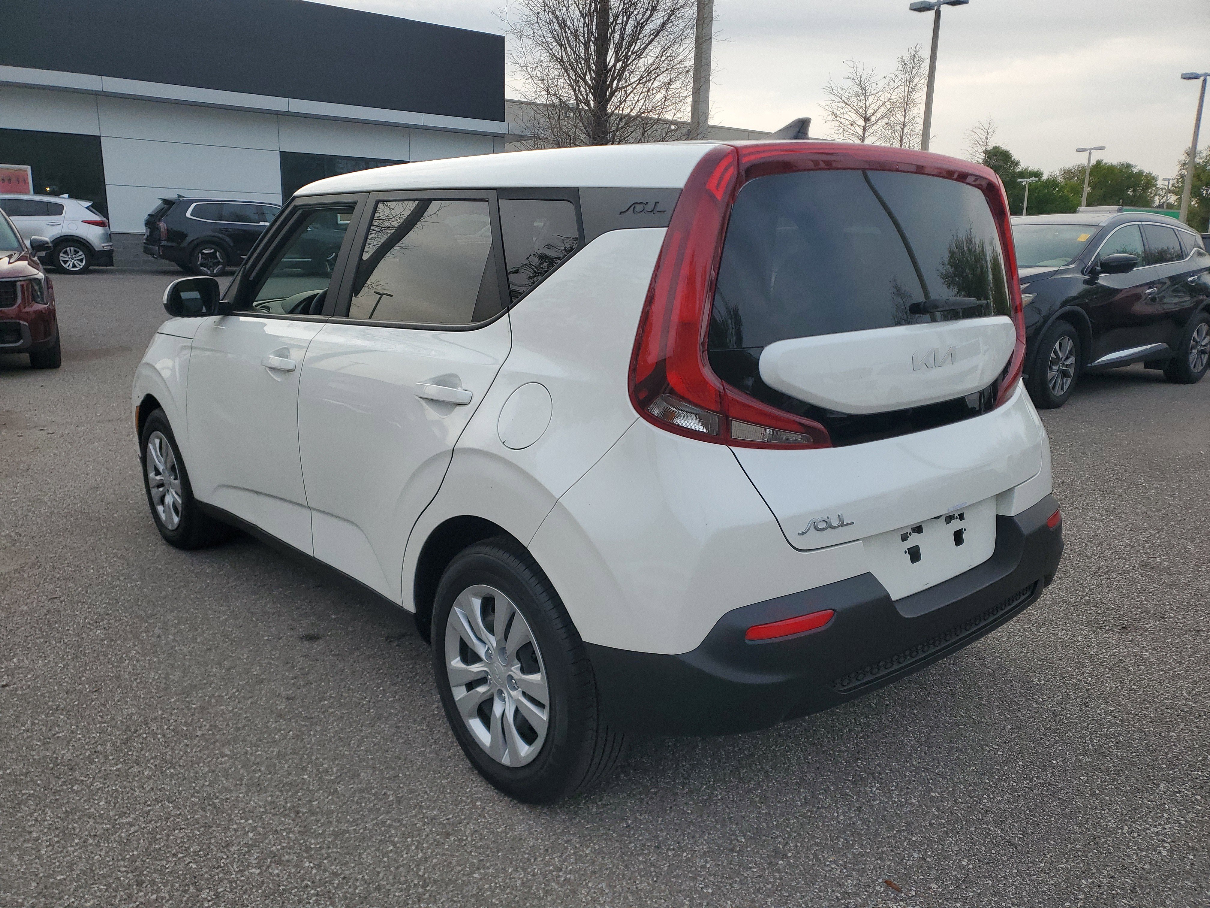 Used 2022 Kia Soul LX image 2