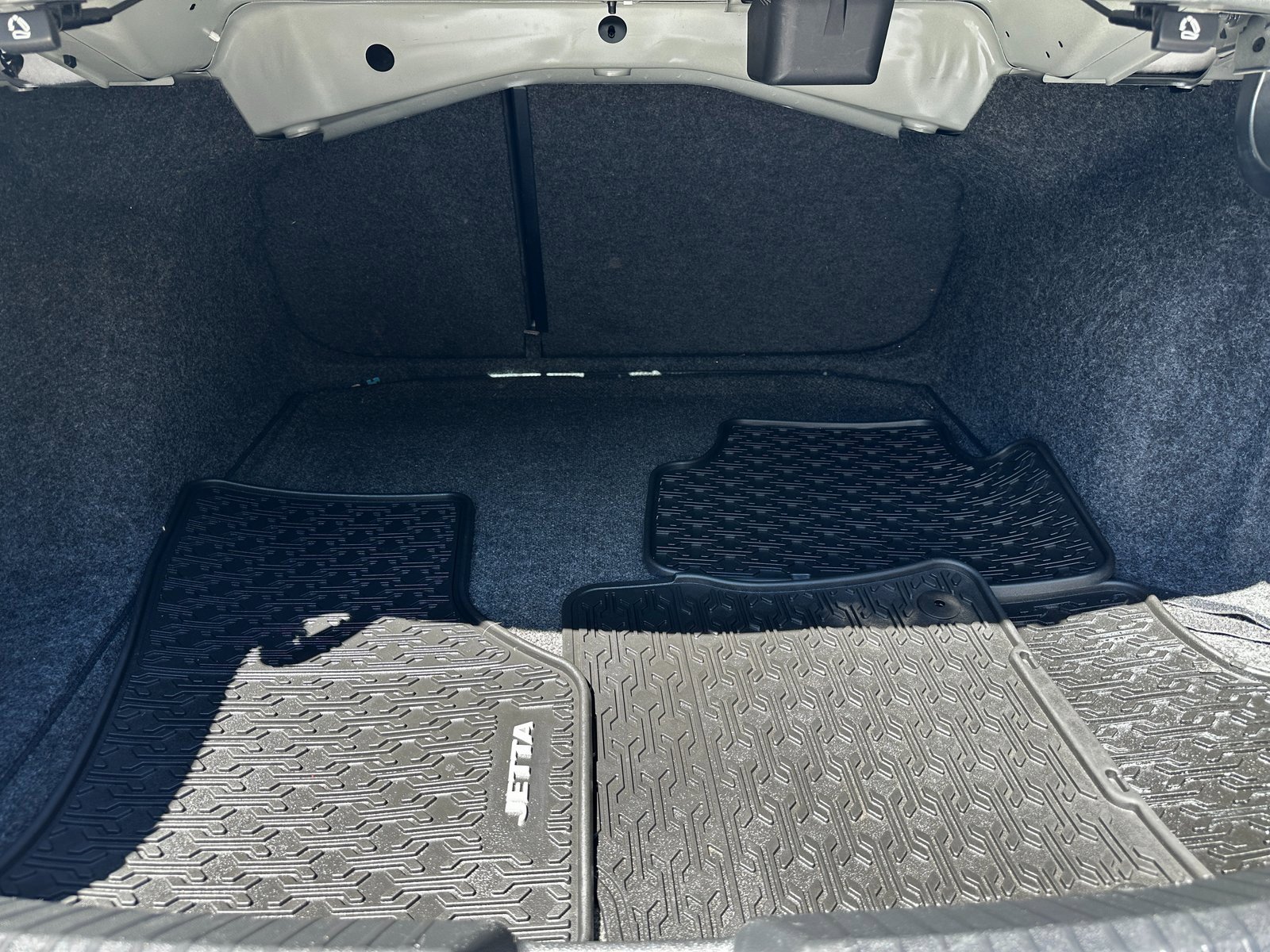 Used 2021 Volkswagen Jetta R-Line image 9