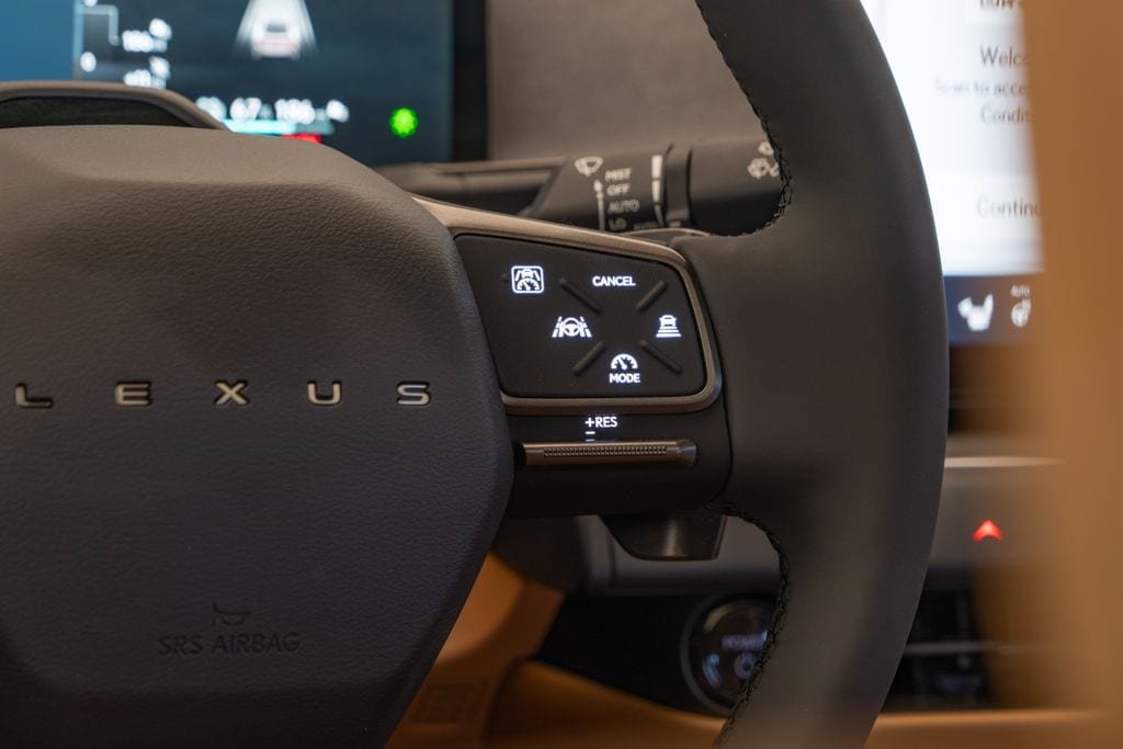 New 2026 Lexus ES 350e FWD image 33