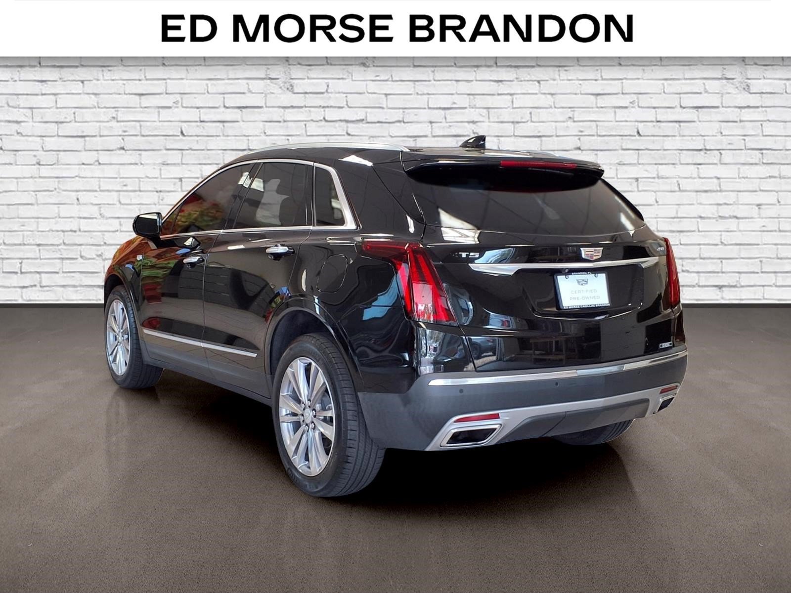 Certified 2024 Cadillac XT5 Premium Luxury FWD image 3