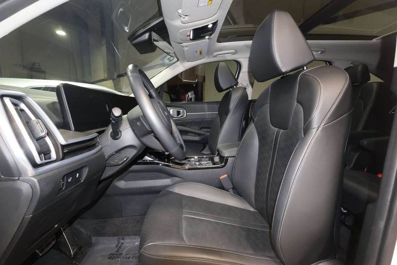 Used 2025 Kia Sorento SX image 23