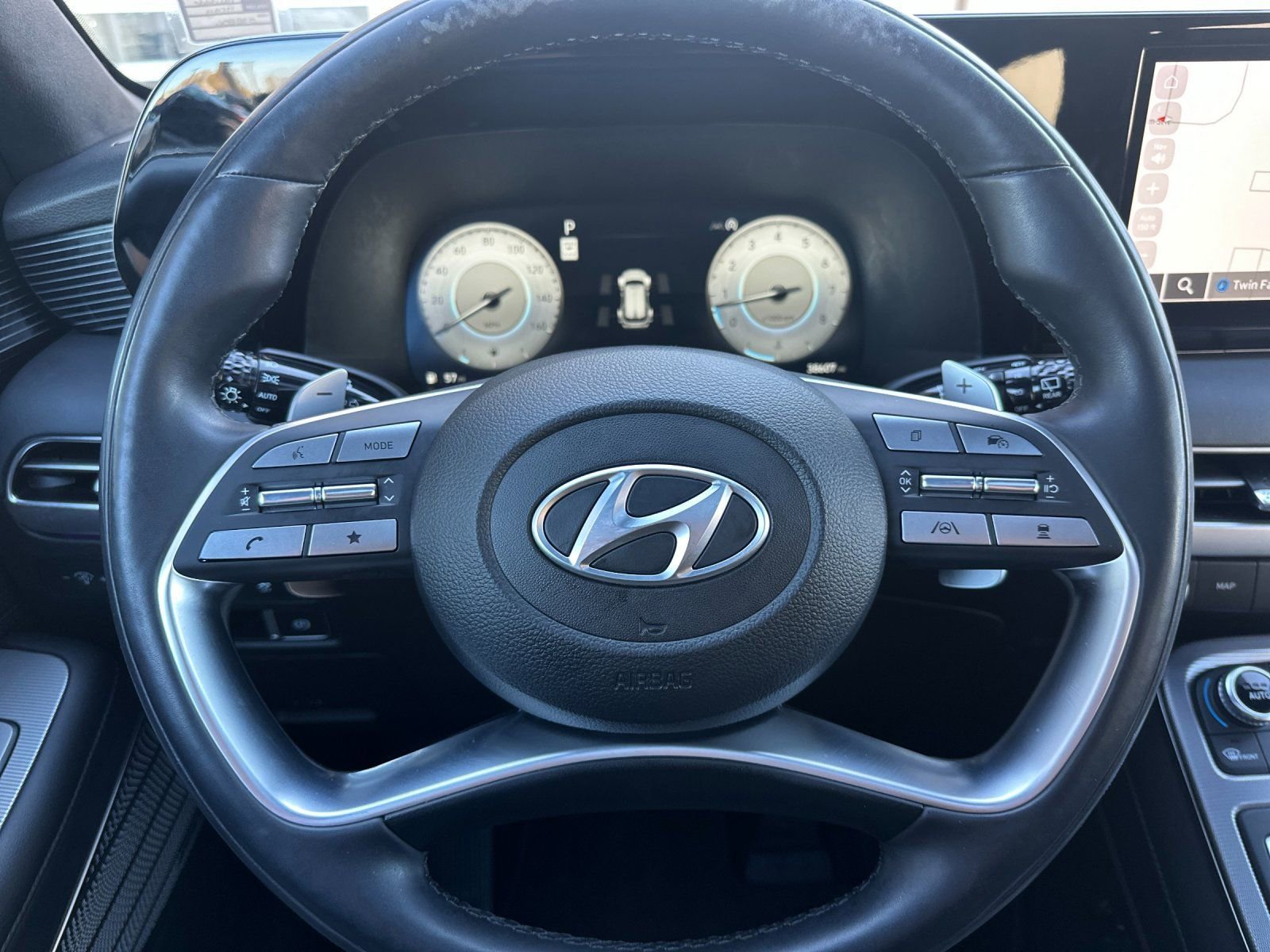 Used 2023 Hyundai Palisade Calligraphy image 27