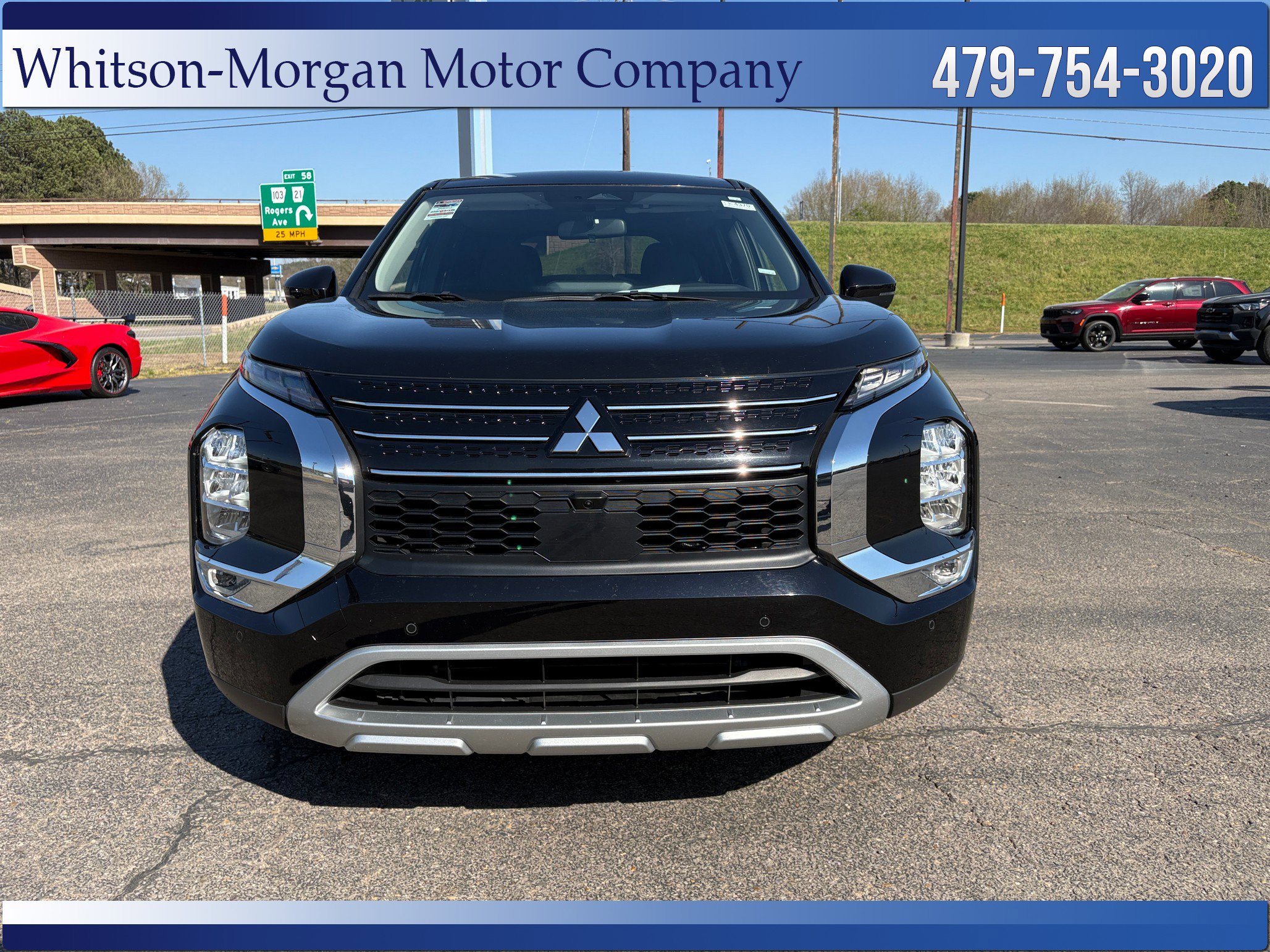 Used 2024 Mitsubishi Outlander SE image 2