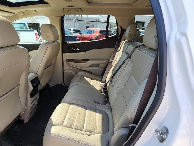 Used 2019 GMC Acadia Denali w/ Technology Package FWD image 10