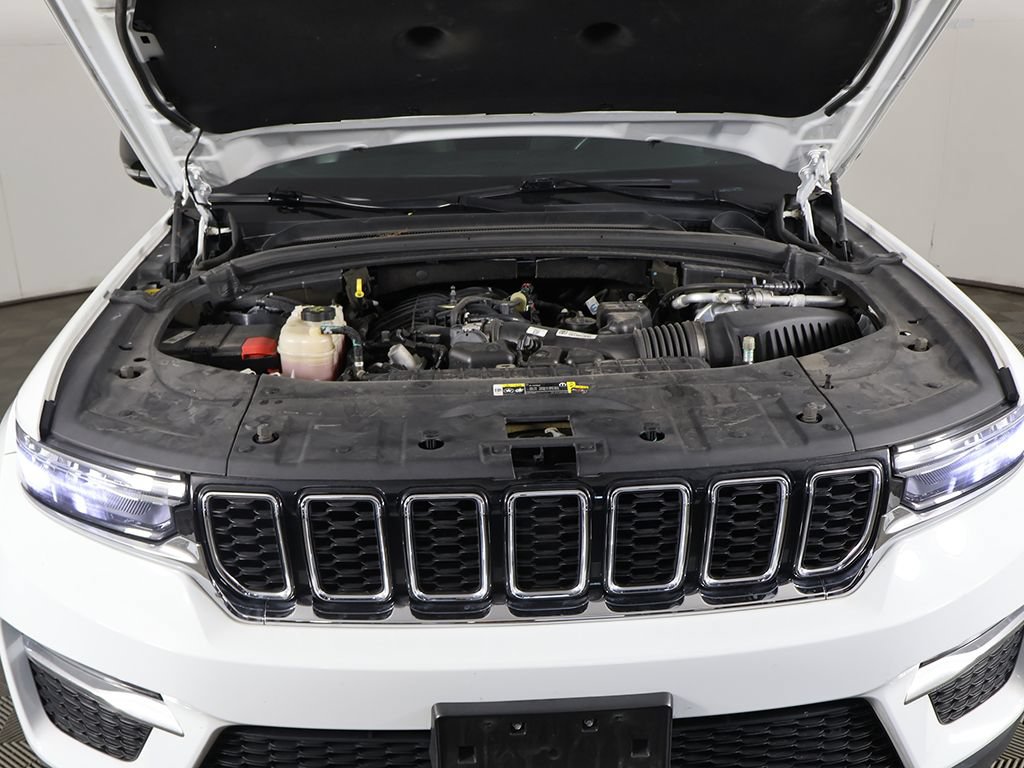 Used 2023 Jeep Grand Cherokee Limited AWD/4WD image 20