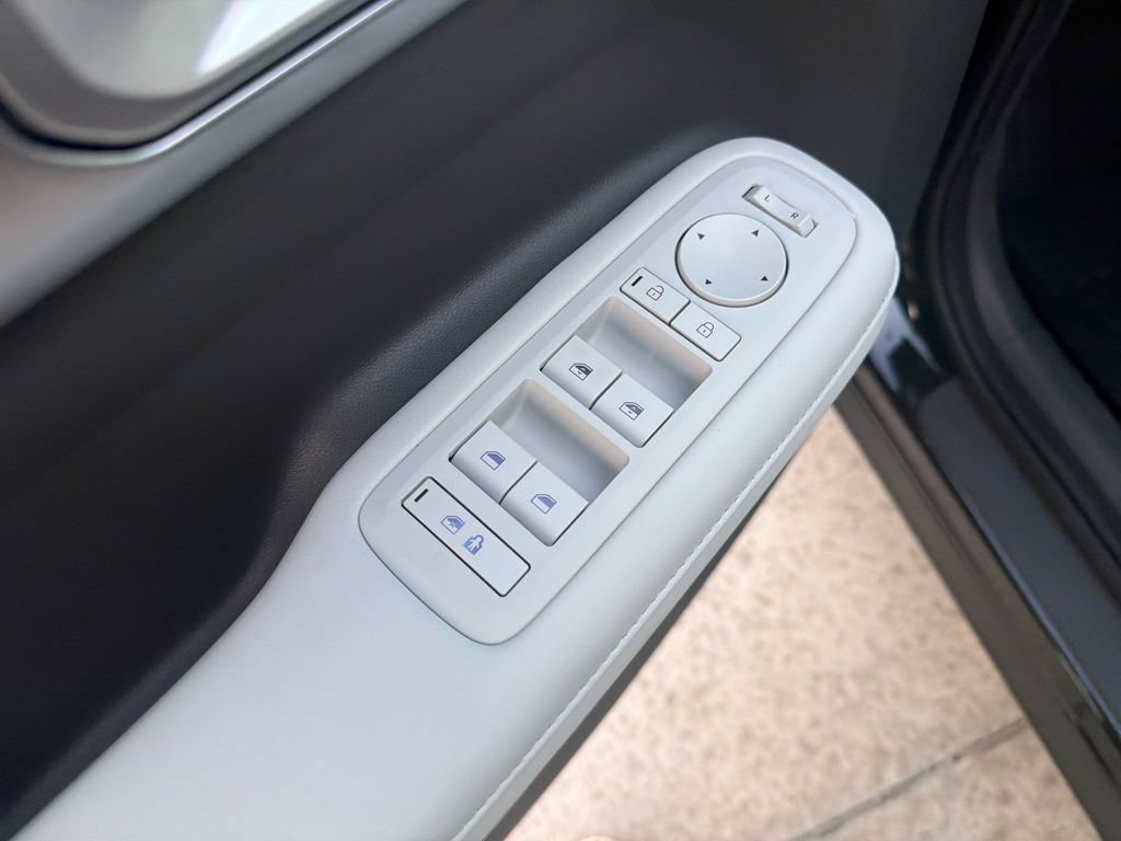 New 2027 Hyundai Santa Fe SEL FWD image 16