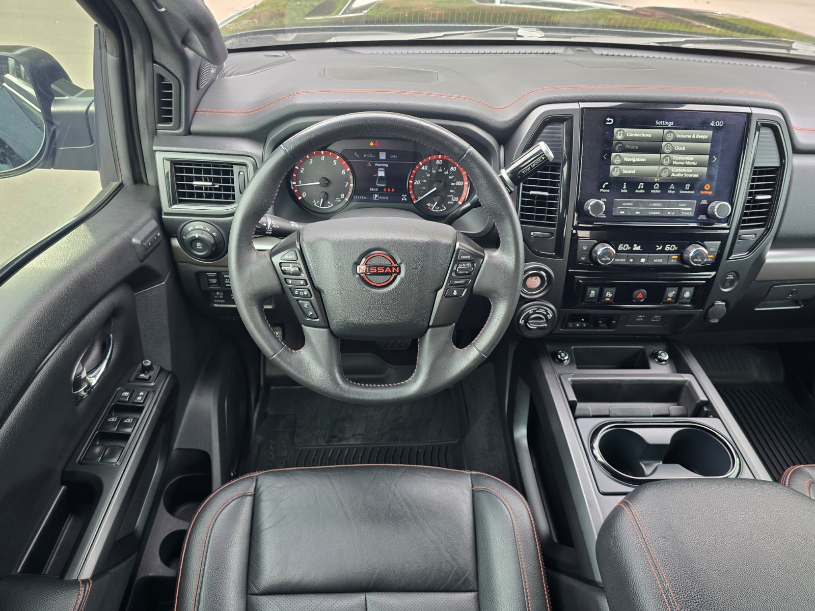 Used 2024 Nissan Titan PRO-4X w/ Pro-4x Convenience Package AWD/4WD image 15