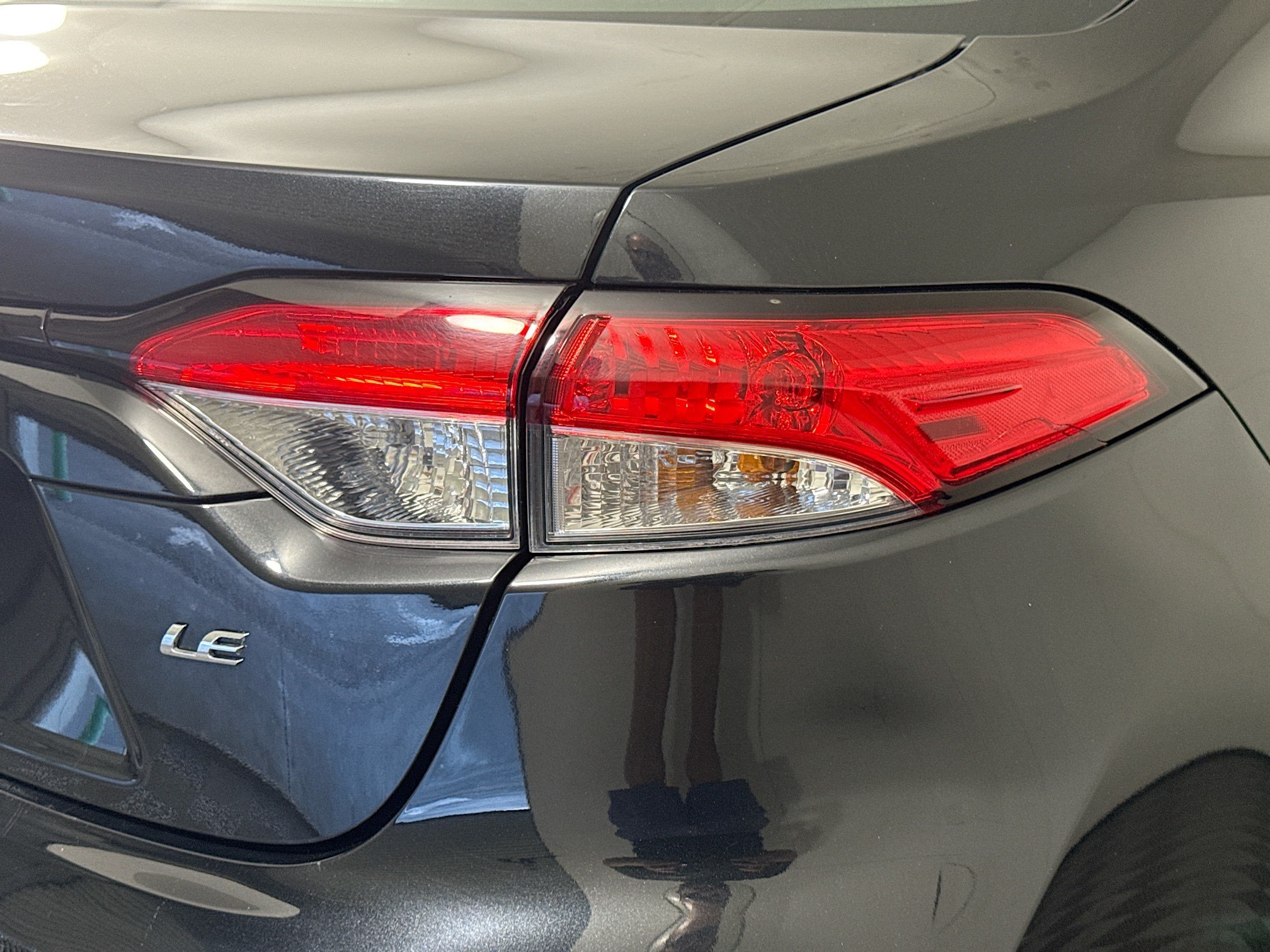 Used 2022 Toyota Corolla LE FWD image 33