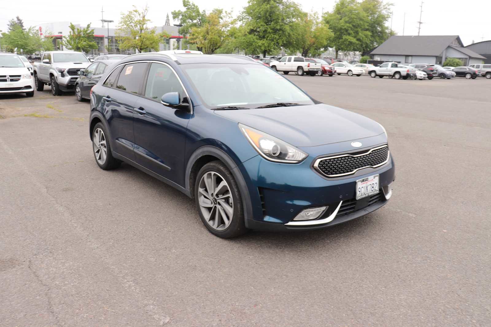 Used 2019 Kia Niro Touring FWD image 3