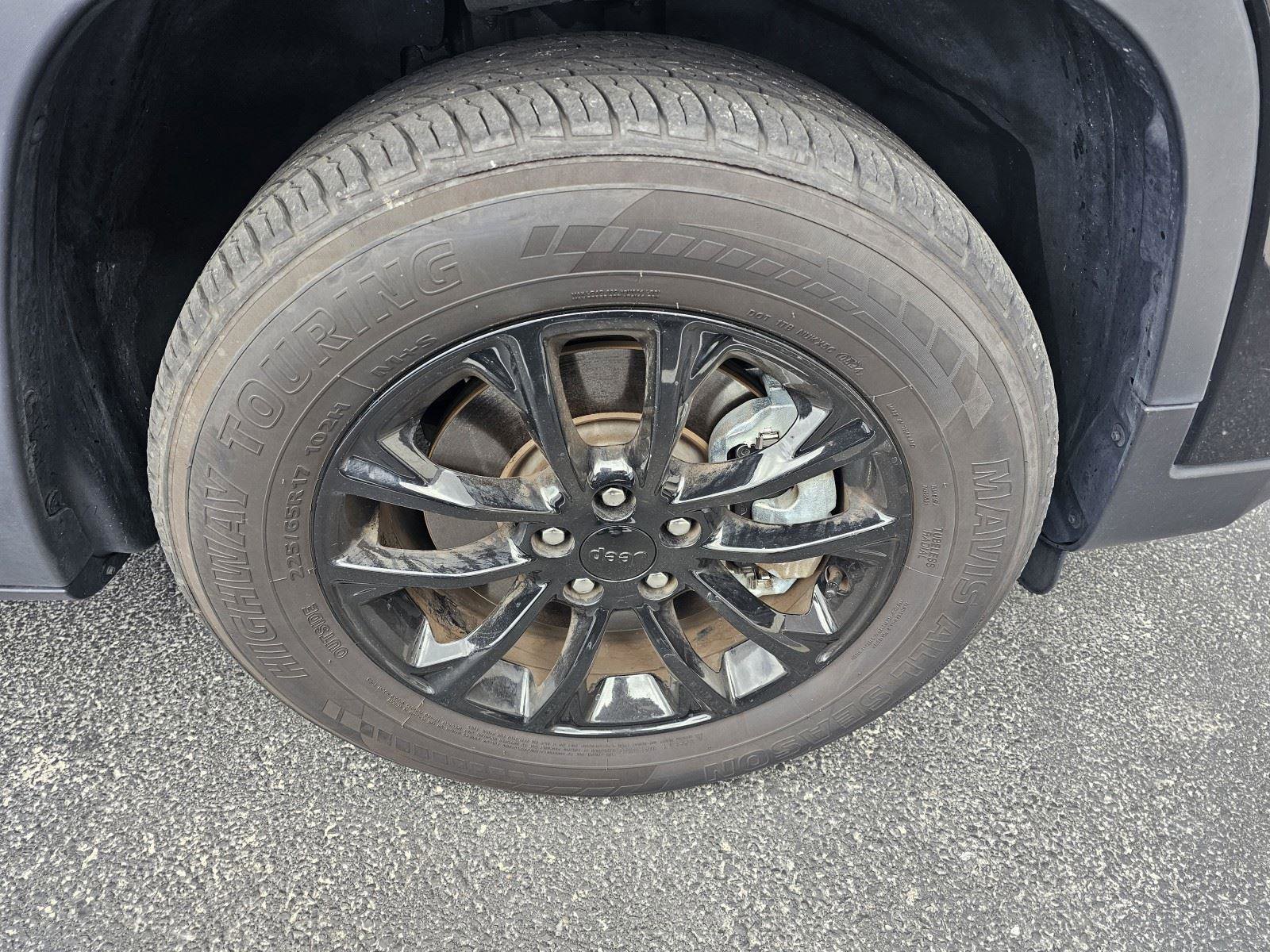 Used 2023 Jeep Cherokee Altitude Lux image 9