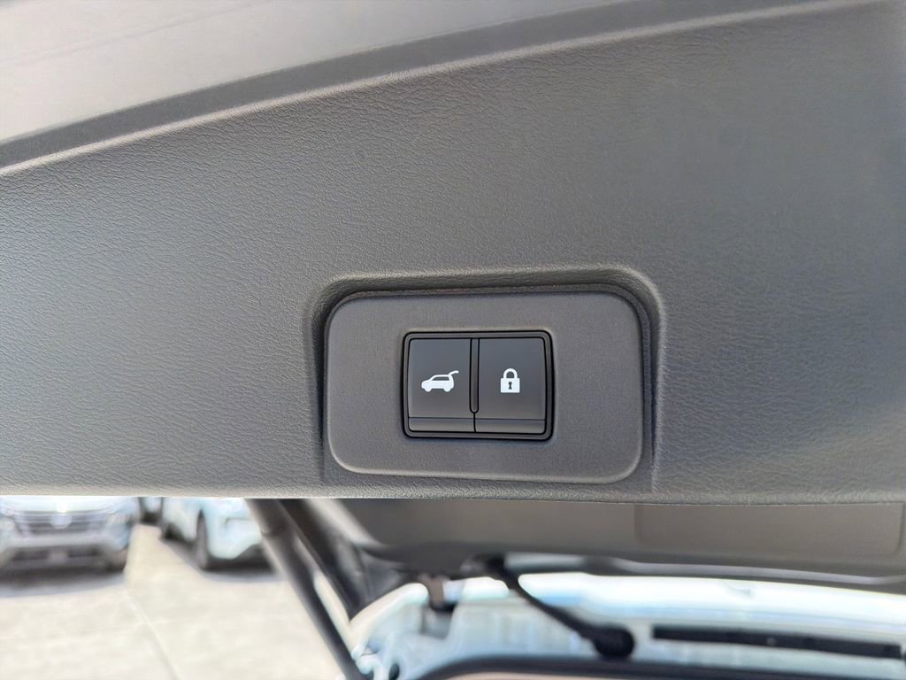 Used 2024 Nissan Rogue Platinum w/ Platinum Premium Package FWD image 39