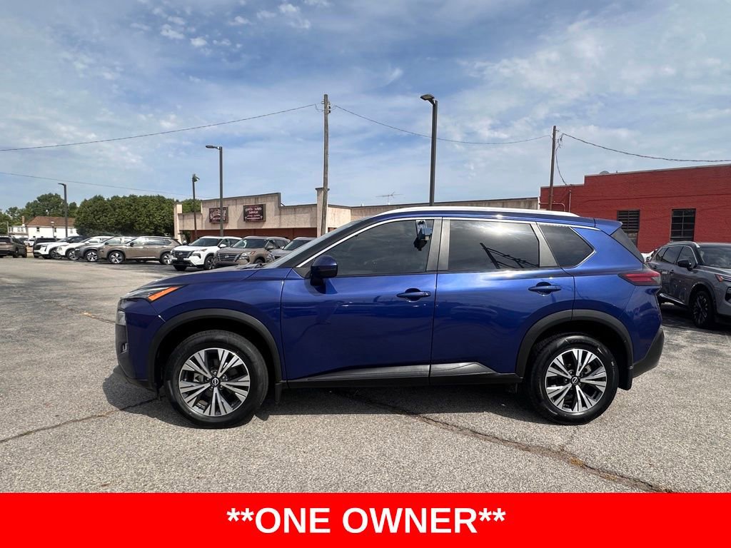 Used 2022 Nissan Rogue SV w/ SV Premium Package FWD image 2