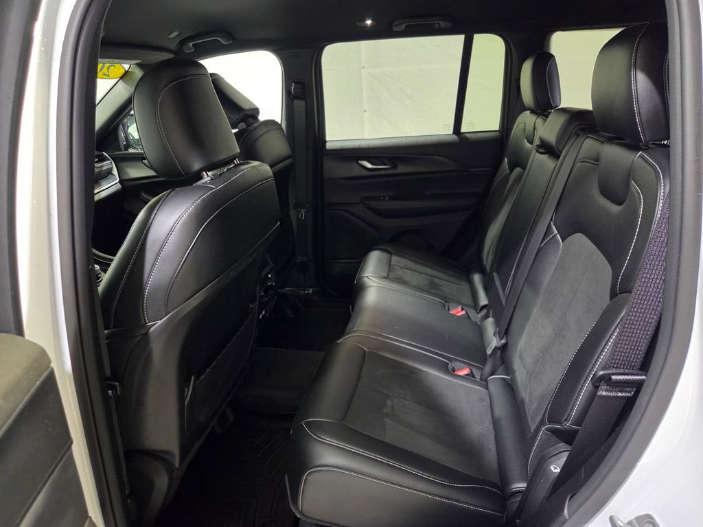 Certified 2023 Jeep Grand Cherokee Altitude AWD/4WD image 16