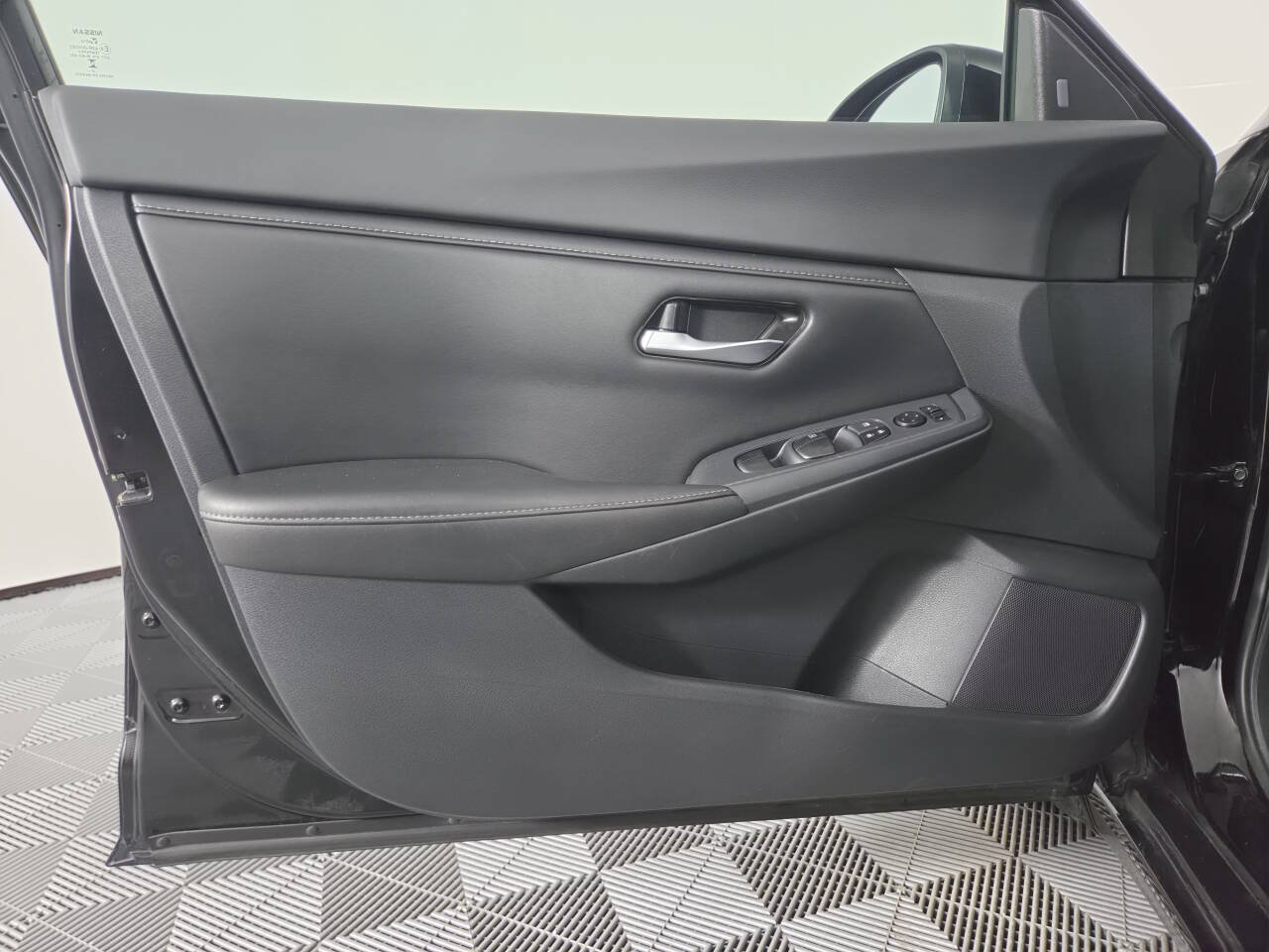 Used 2022 Nissan Sentra SV w/ Trunk Package FWD image 13