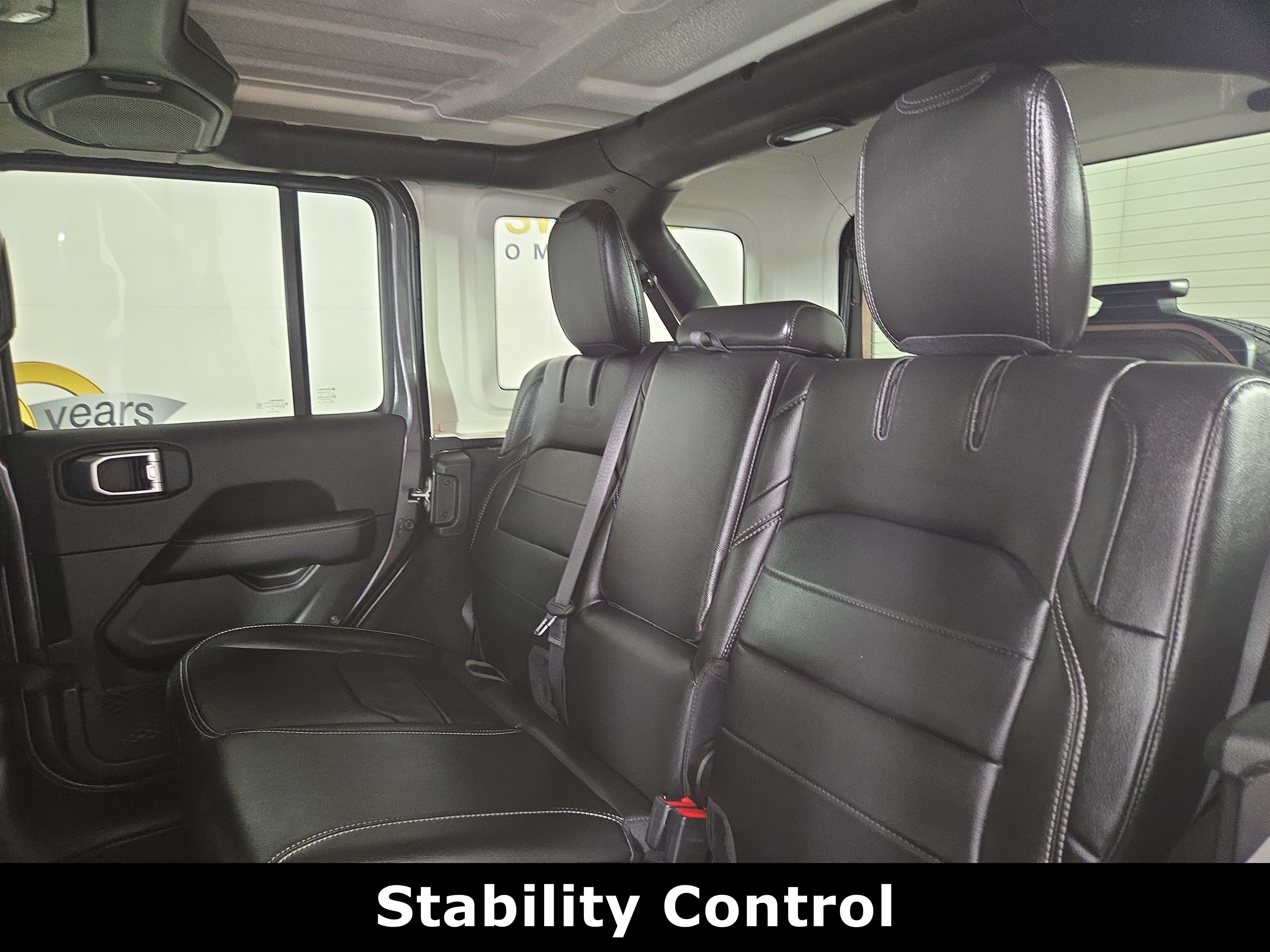 Certified 2022 Jeep Wrangler Unlimited Sahara w/ Cold Weather Group AWD/4WD image 13