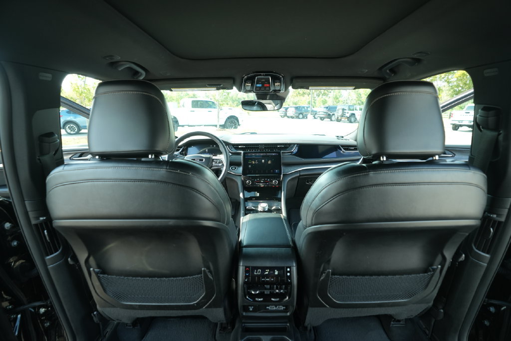 Used 2023 Jeep Grand Cherokee L Overland AWD/4WD image 29