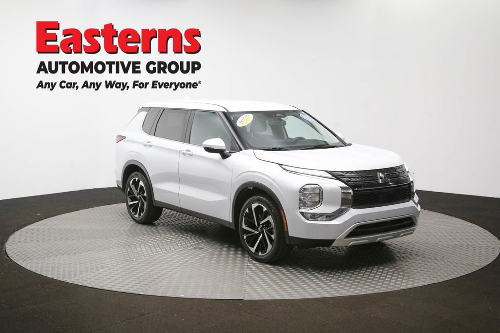 Used 2024 Mitsubishi Outlander SE image 50