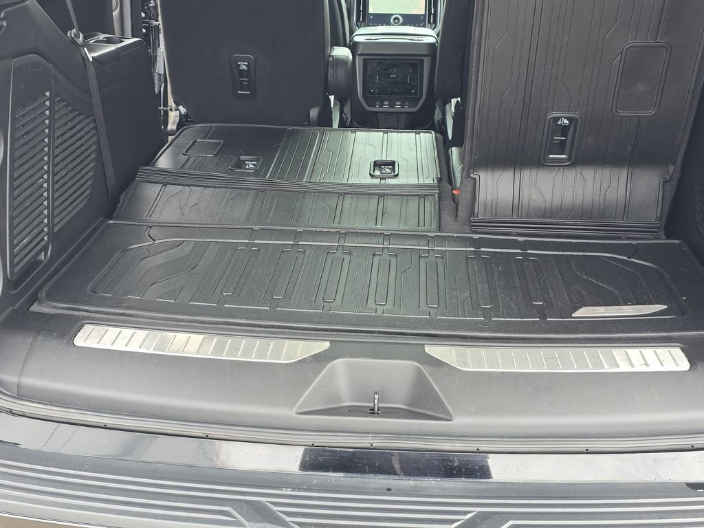 Used 2025 GMC Yukon AT4 Ultimate w/ LPO, Floor Liner Package image 30