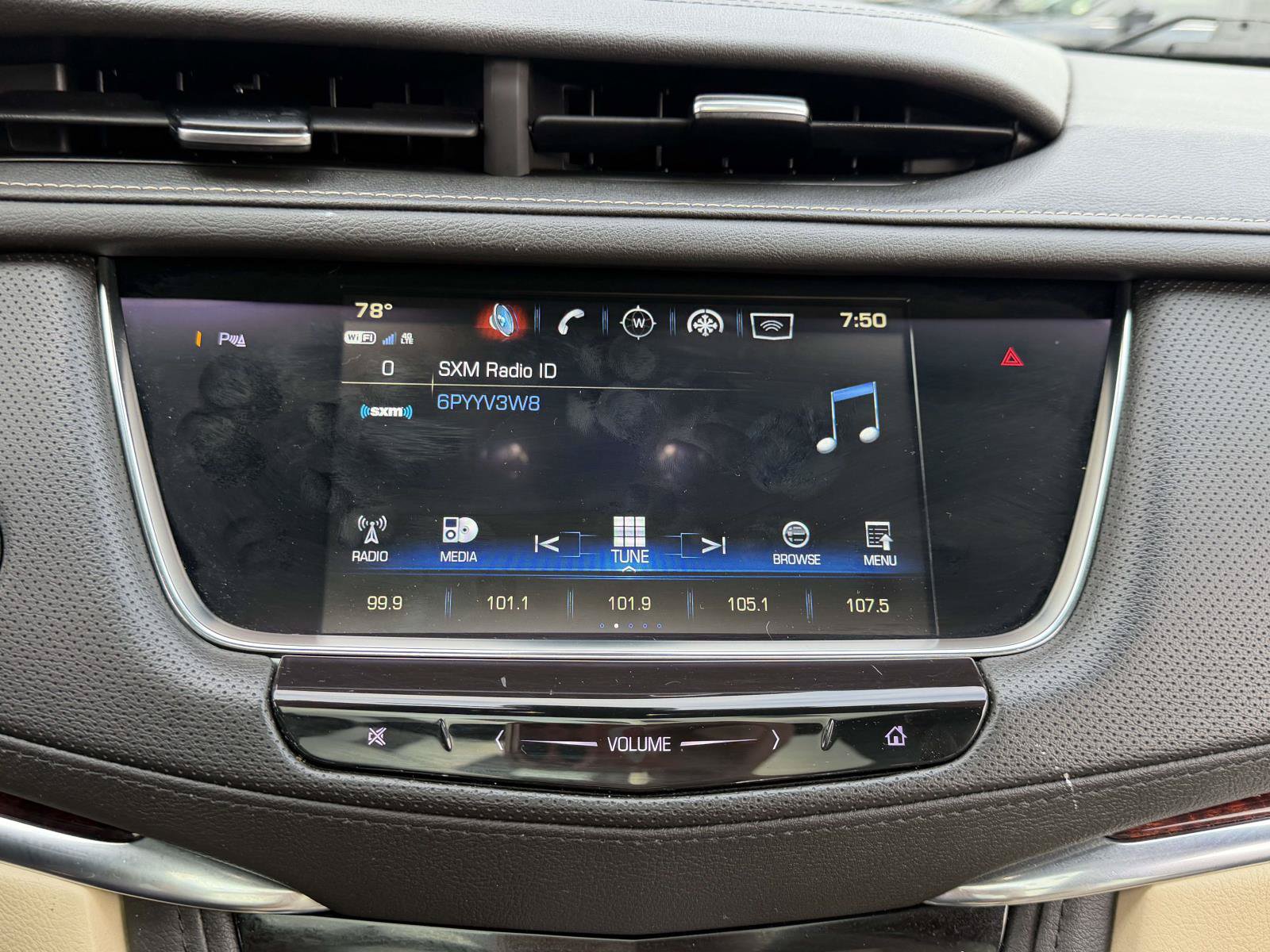 Used 2018 Cadillac XT5 Luxury w/ Driver Awareness Package AWD/4WD image 25