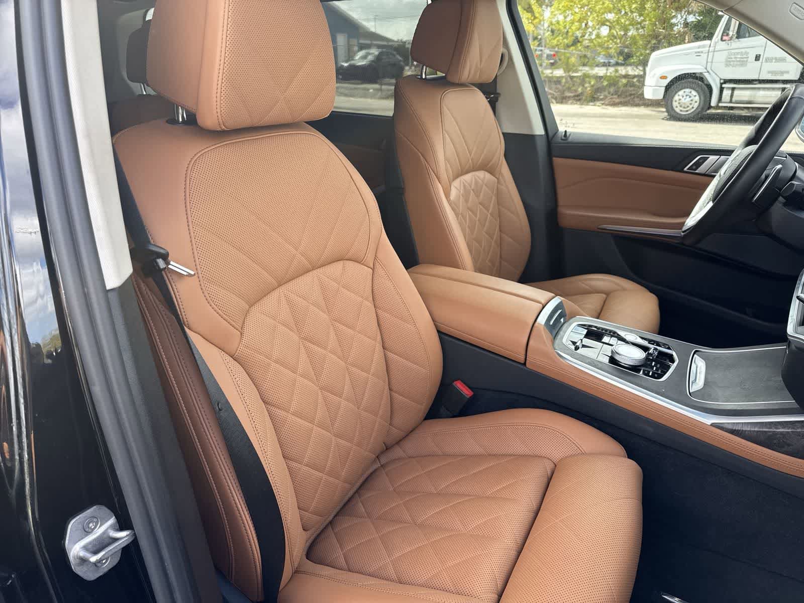 Used 2023 BMW X7 xDrive40i w/ Executive Package AWD/4WD image 29
